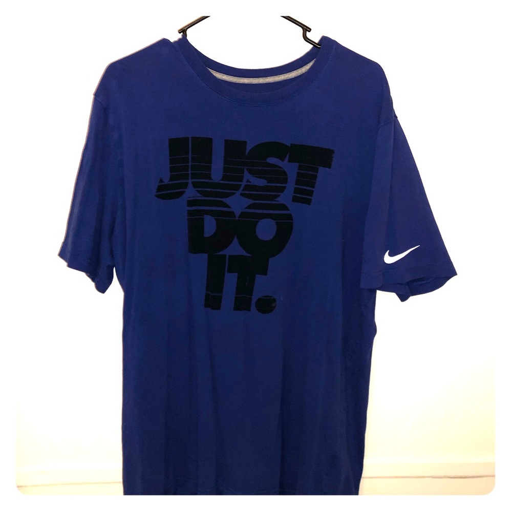 Nike  Athletic Tee